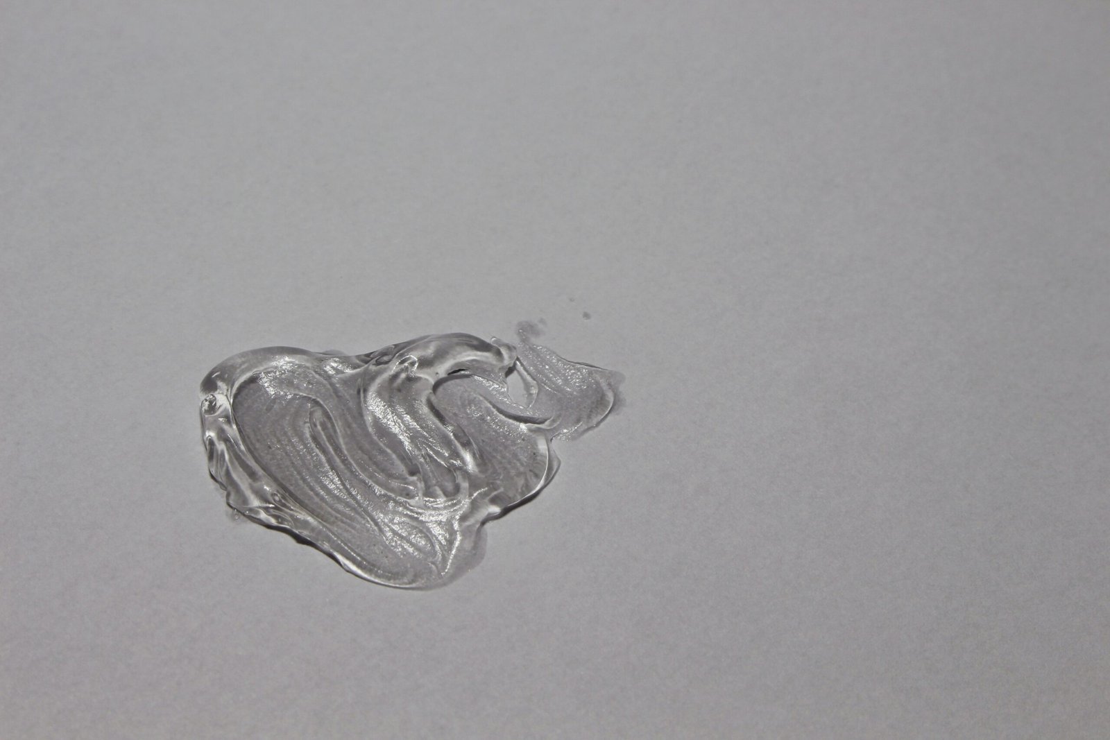 Klebereste entfernen: Tipps & Hausmittel